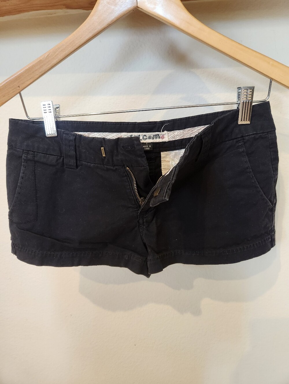 Volcom Vintage Black Low-Rise Cargo Shorts
